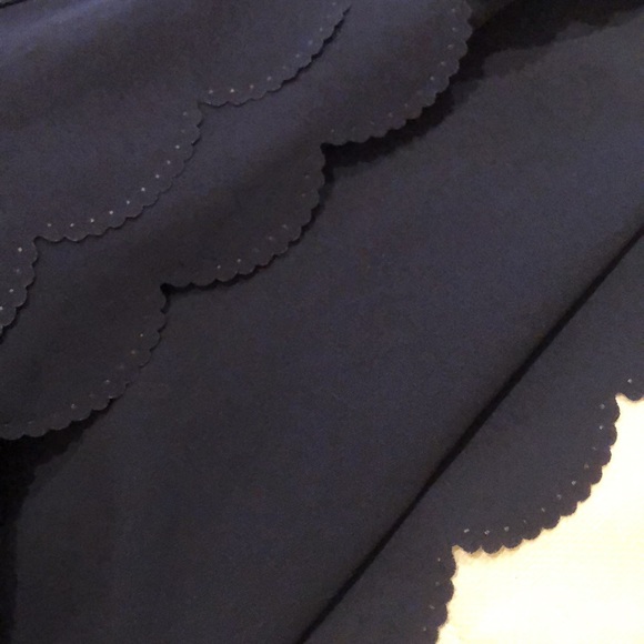 🦋 Meadow Rue Navy scallop front trim button down sleeveless top - Picture 4 of 6